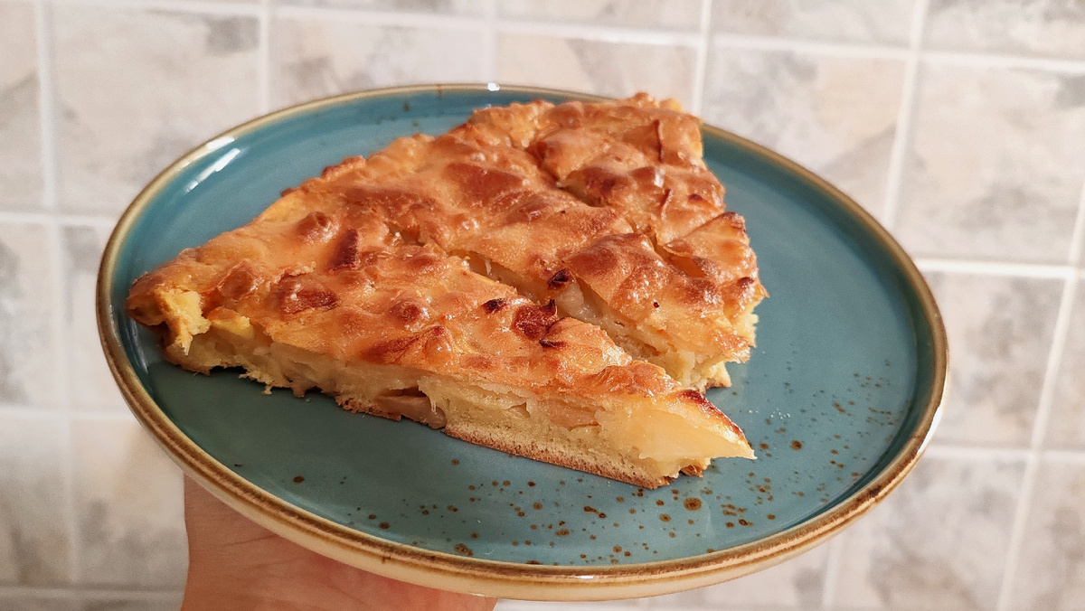 Шарлотка с яблоками