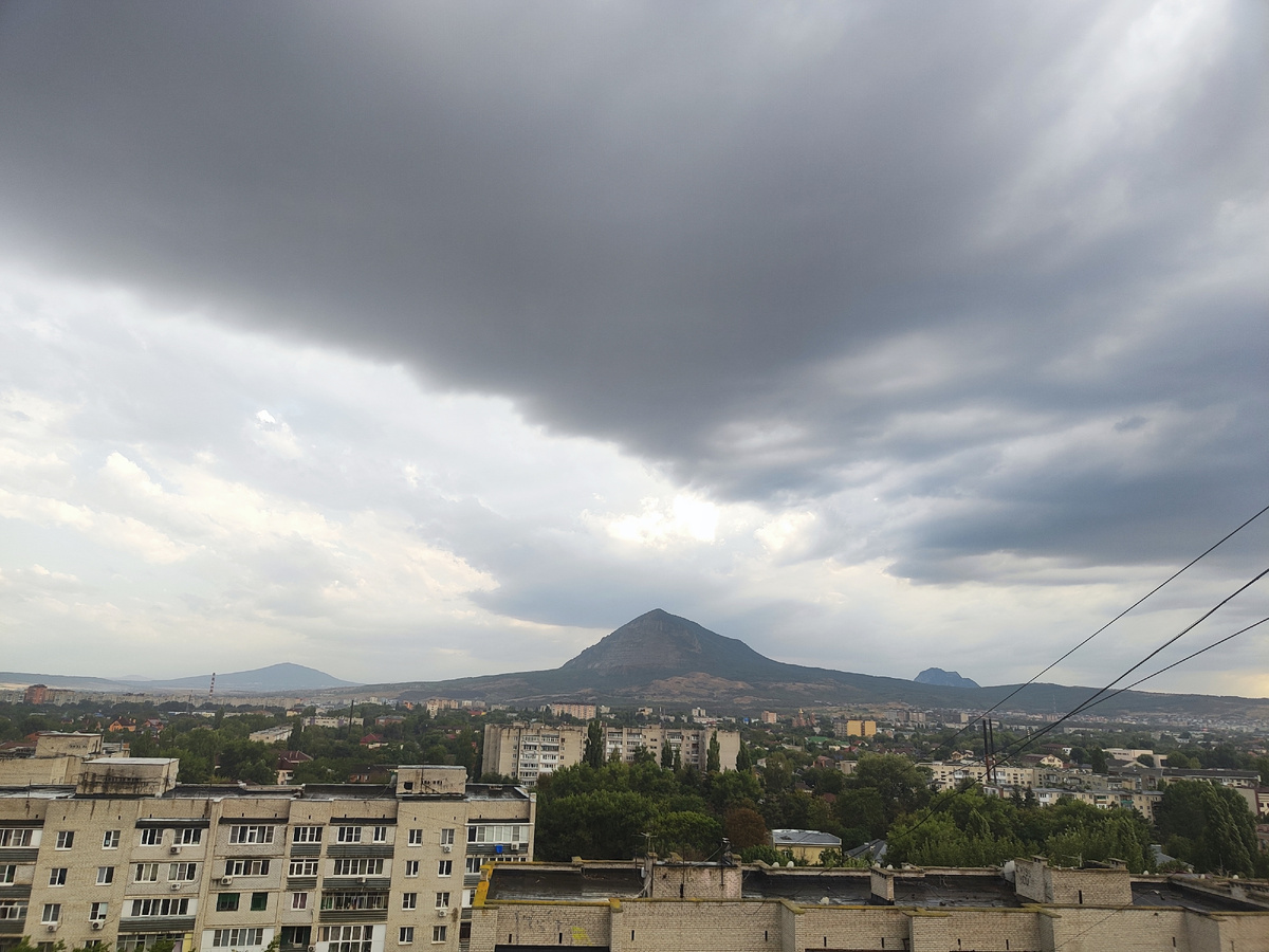 "Тучи над городом встали". 24.08.2025г.