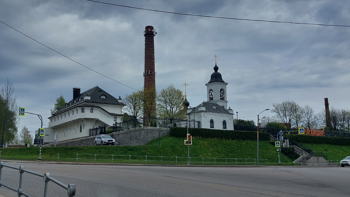 Храм на горе. Труба прилагается.