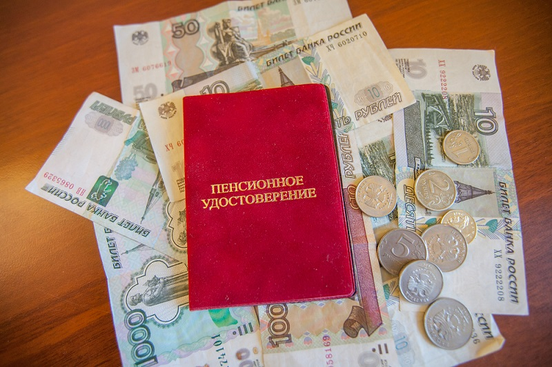 "Почему слова депутата о пенсиях вызвали бурю возмущения: разбор скандального заявления"