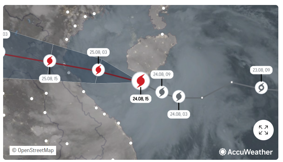 Тайфун проходит мимо г. Саньи, где мы проводим экскурсии и направляется в сторону Вьетнама