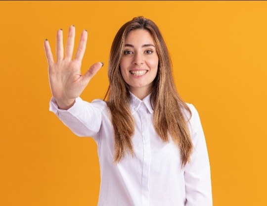 Как ругать ребенка за двойку. Дай пять. Источник: freepik. 