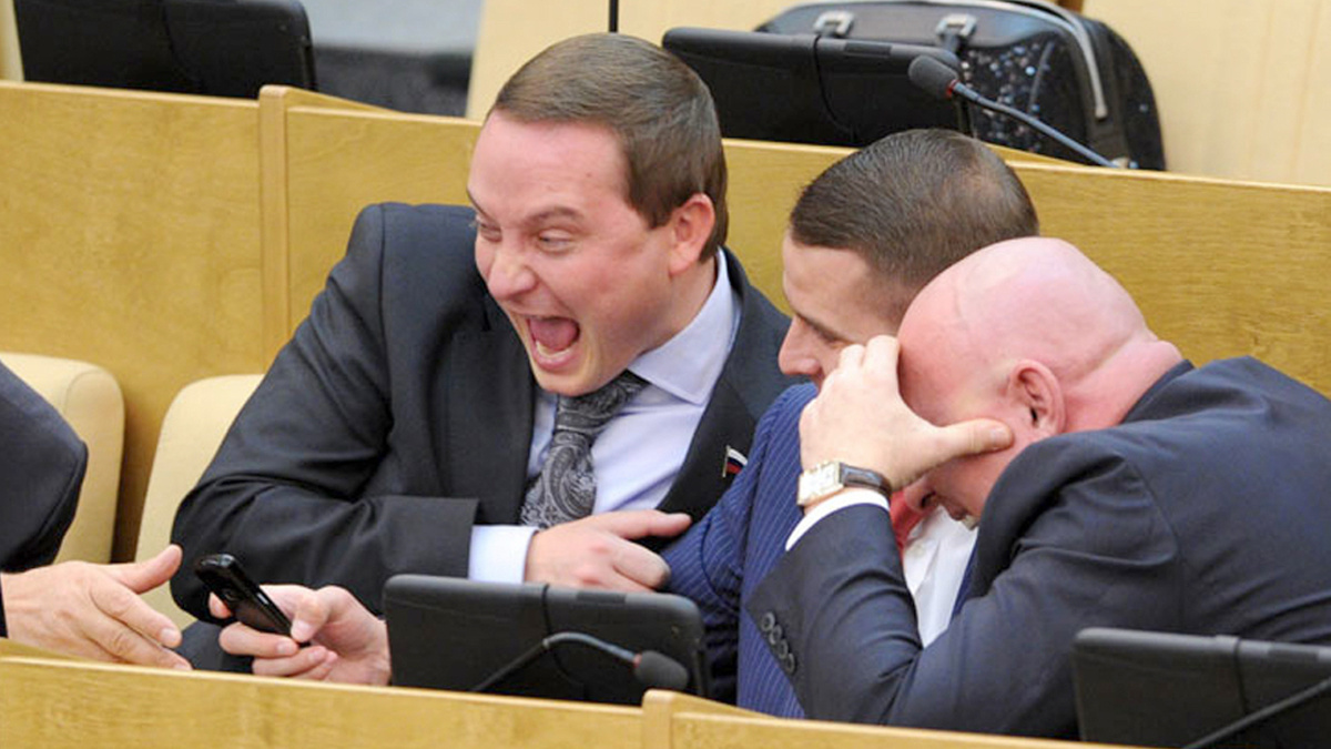 Шокирующая правда о пенсиях чиновников: роскошь для одних и крохи для других