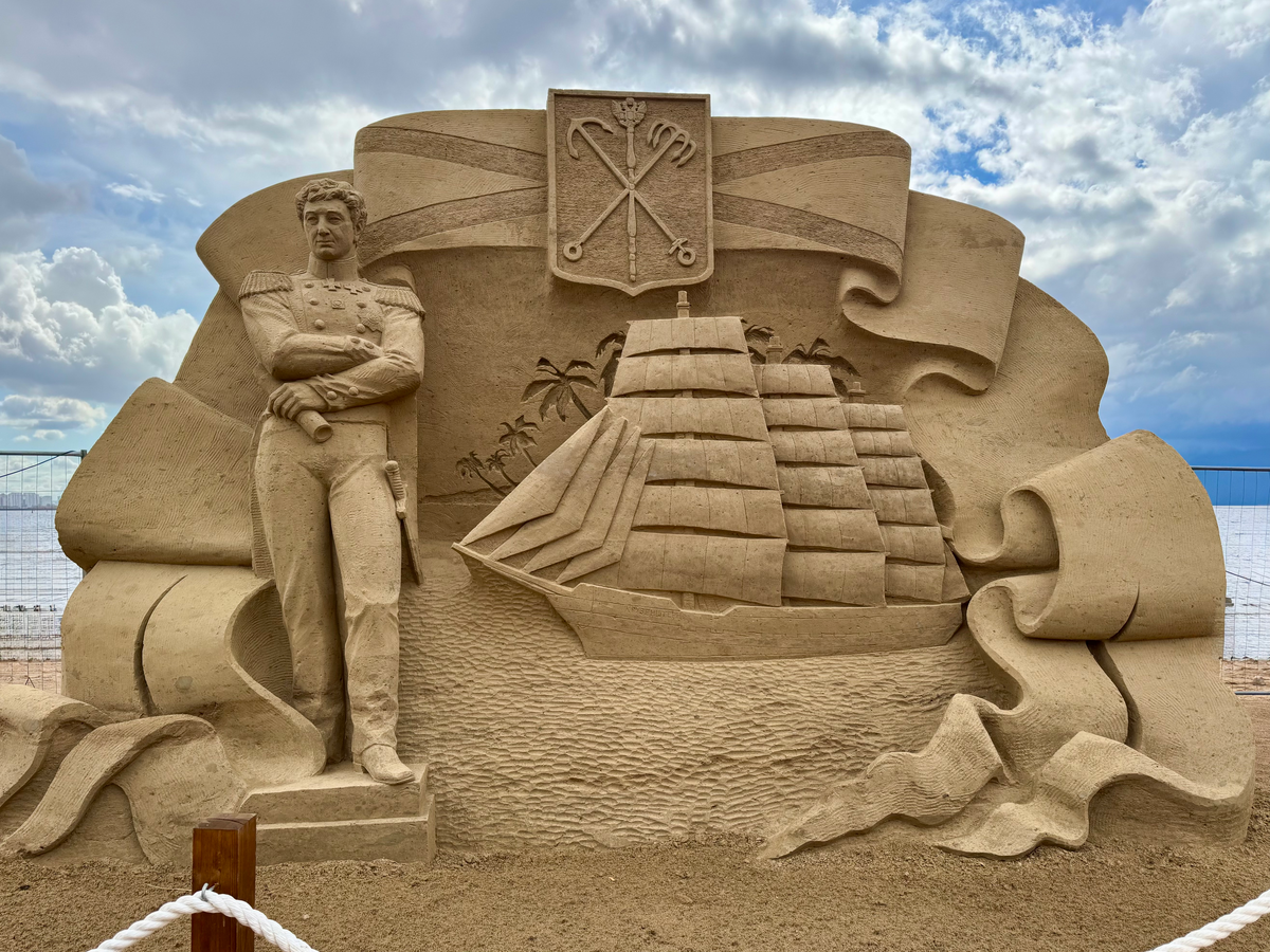 Скульптура "Великие русские мореплаватели", Фестиваль песчаных скульптур в парке 300-летия Санкт-Петербурга в 2025 году 