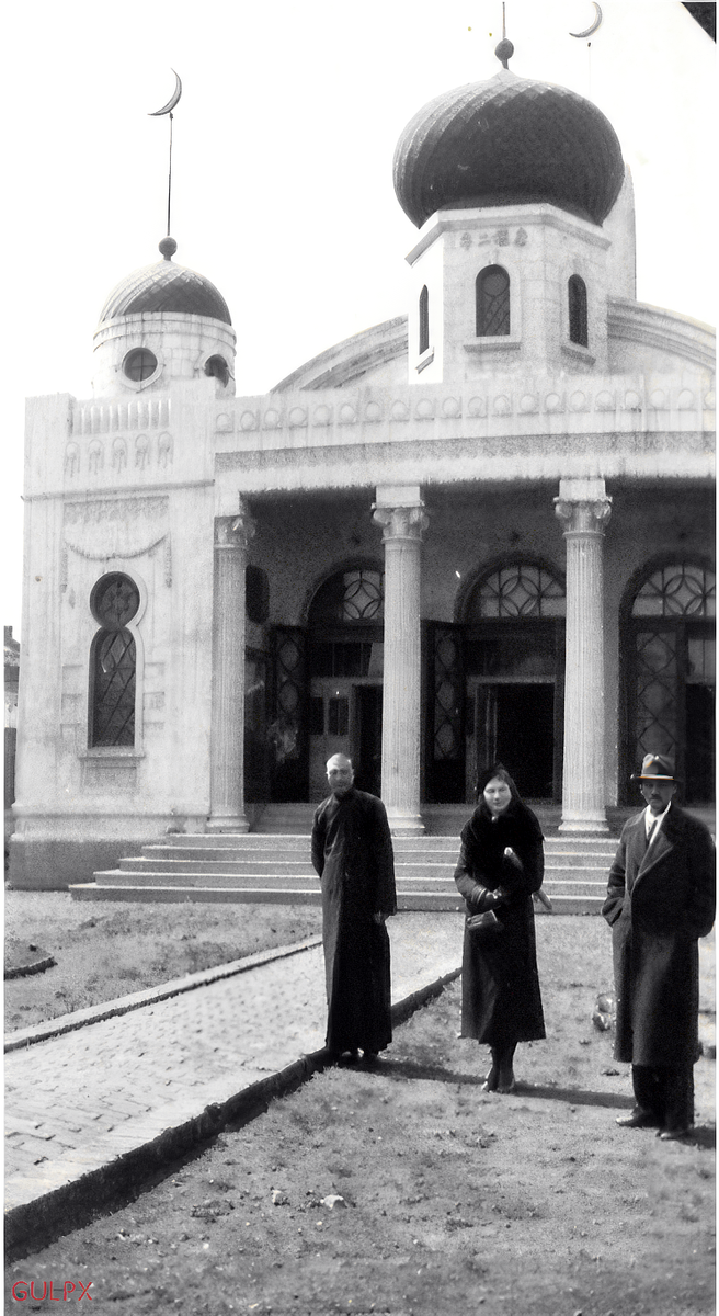 Это первая мечеть Харбина. Она работала еще с 1904 г. Несколько раз реставрировалась. Фото: https://humus.livejournal.com/9219306.html