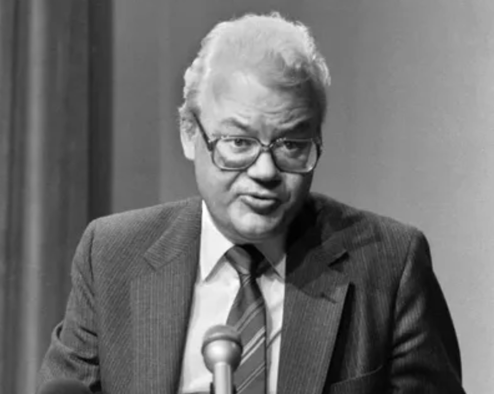 Аркадий Шевченко