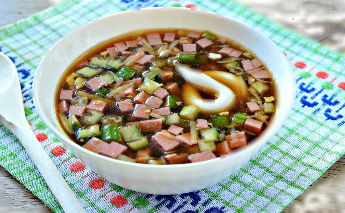 Окрошка на квасе классическая.