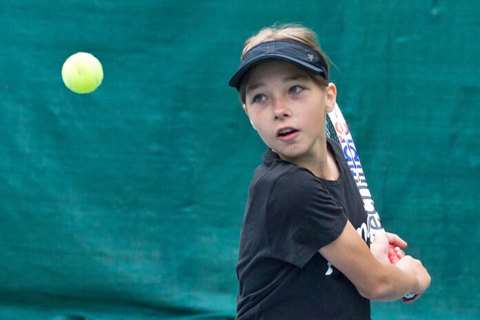 Серебряный призер в миксте до 13 лет Аделина Сопот.