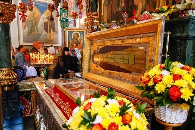    Где находятся мощи Серафима Саровского?