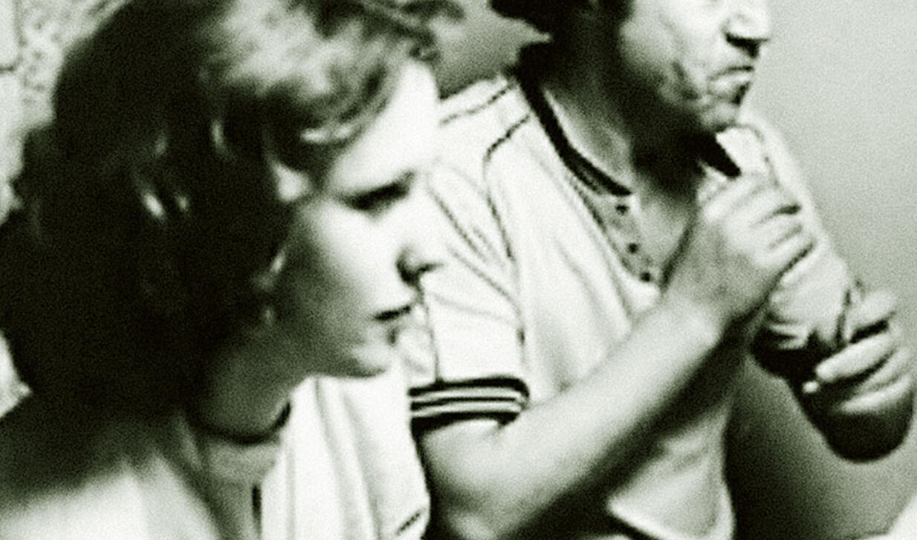 Высоцкий провёл два последних года жизни с 18-летней девушкой, с которой хотел венчаться. Кем она была, как выглядела и как выглядит сейчас