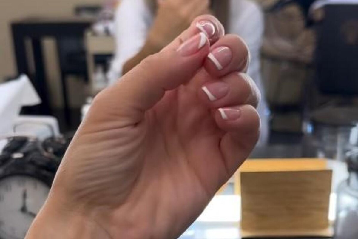    Маникюр Агаты Муцениеце Соцсети