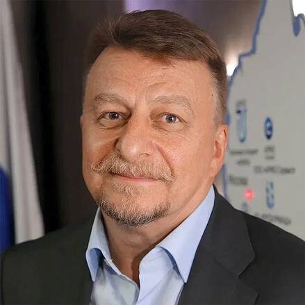    : Основатель и руководитель компании «Скайград» Алексей Абрамов