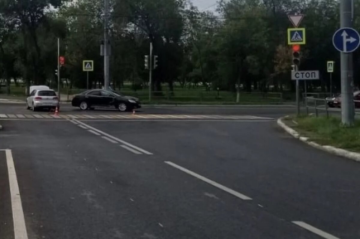    В Оренбурге водитель проехал на красный свет светофора и устроил ДТП, в котором пострадал его пассажир.