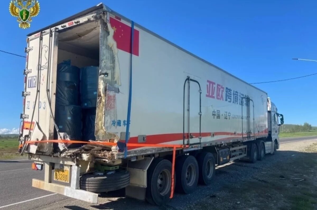    Поезд и большегруз столкнулись на железнодорожном переезде в Забайкалье