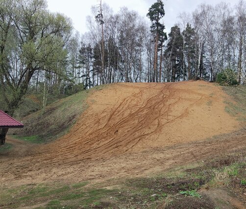 Остатки валов древнего городища у Лисьей горы