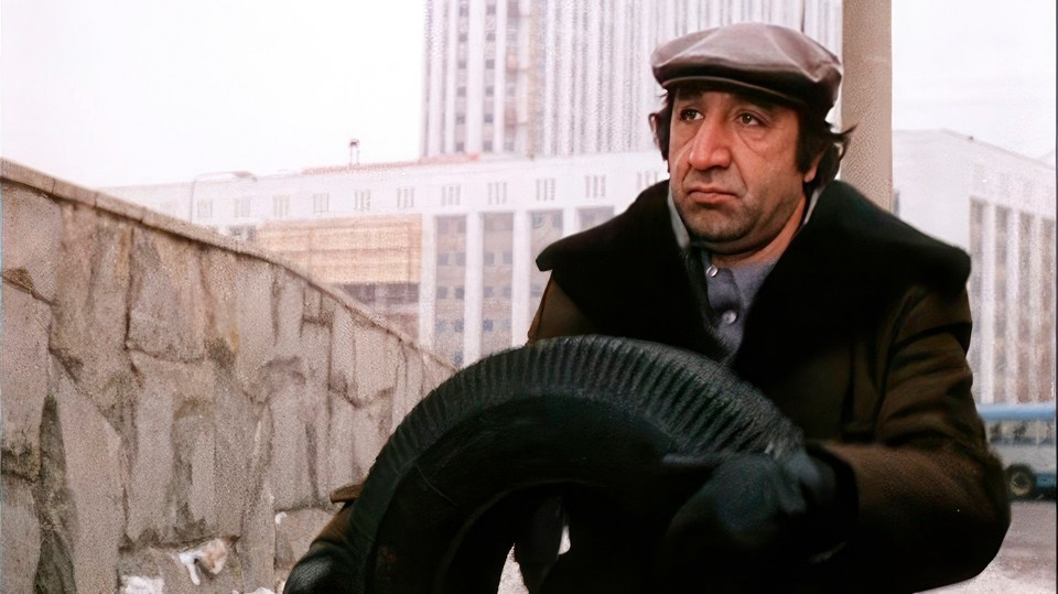    Фрунзик Мкртчян попал в «Мимино» благодаря подброшенной монетке. Фото: Кадр из фильма