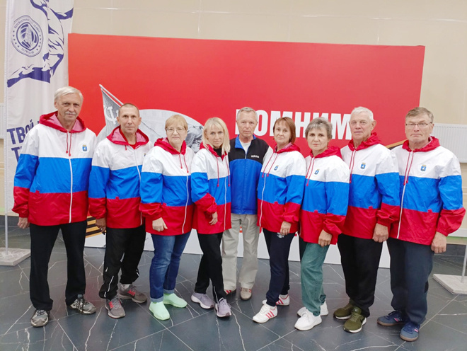 
Председатель городского совета ветеранов Юрий Лопатин (в центре) с призёрами краевой спартакиады пенсионеров Прикамья (слева направо): Евгением Быковым, Евгением Морозовым, Валентиной Ковалёвой, Мариной Патласовой, Ольгой Заболотской, Ириной Вагановой, Василием Крапивиным и Анатолием Фазуловым