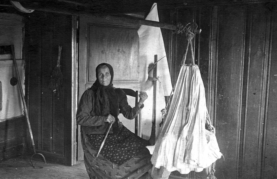 Бабушки в семьях - главные носители народной культуры. Фото из открытых источников.