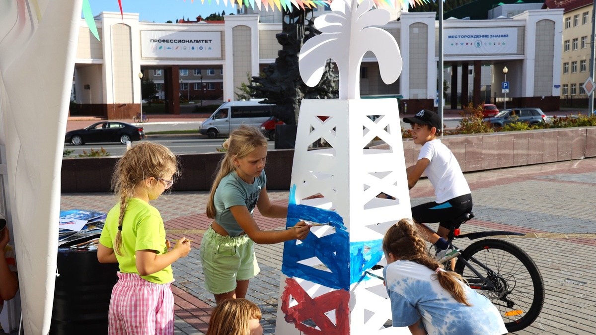    Более 700 югорчан провели «Лето у парапета»