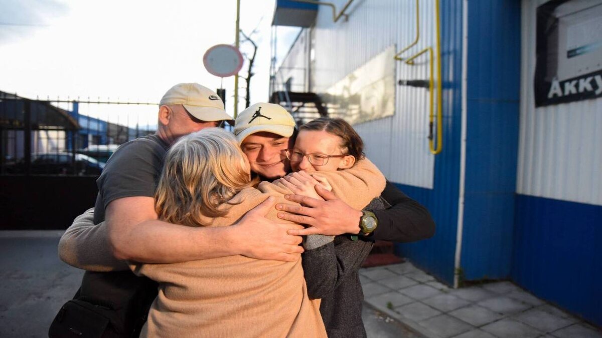    8 курян вернулись домой в результате переговоров