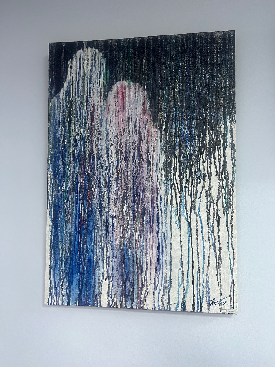 фото картины сделано в офисе МРГ-Газпромраспределение г. Кемерово — от местных школ и выставочных залов