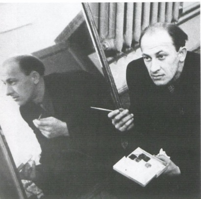 Первые уроки грима. Источник изображения: https://www.rsl.ru/