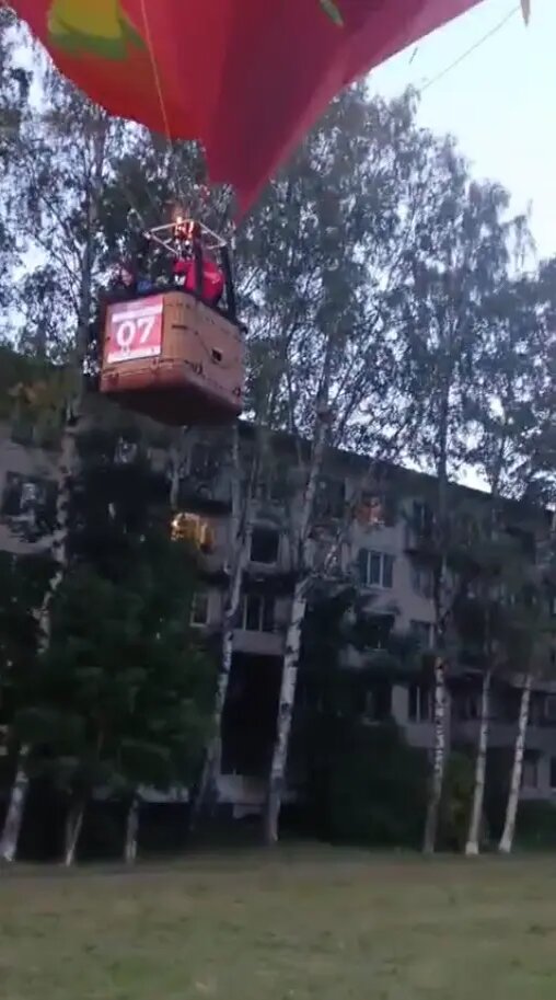    Фото: скрин видео из Telegram-канала «Мегаполис | ДТП и ЧП | Санкт-Петербург | Питер»