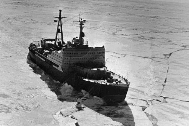    Атомоходу выбрали обводы, которые позволяли увеличить давление на лед. Фото: Commons.wikimedia.org