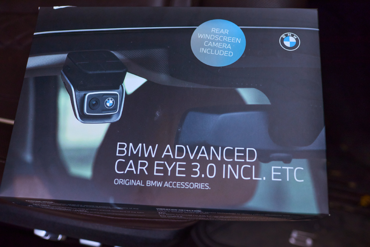 Источник фото: https://custom-heroes.ru/raboty/marka-avtomobilya/bmw/ustanovka-videoregistratora-bmw-advanced-car-eye-3-0-pro-na-bmw-5-series-g30/