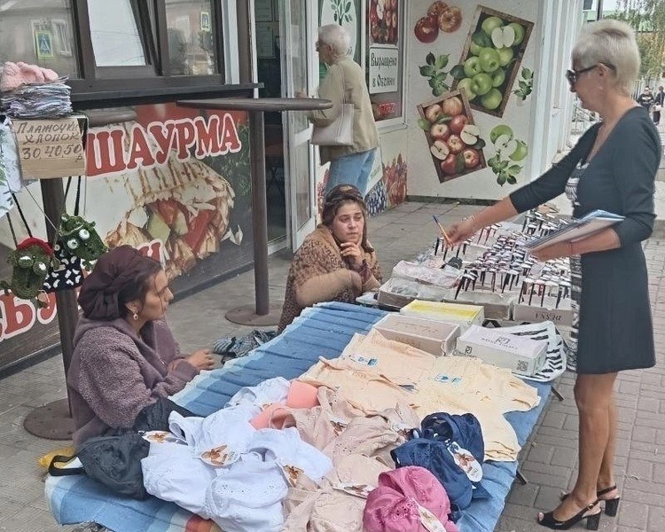     В Курске составили 12 протоколов в отношении уличных торговцев