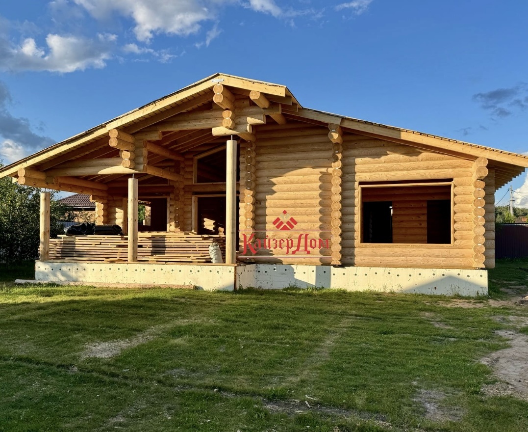 Дом из оцилиндрованного бревна построенный по программе семейная ипотека