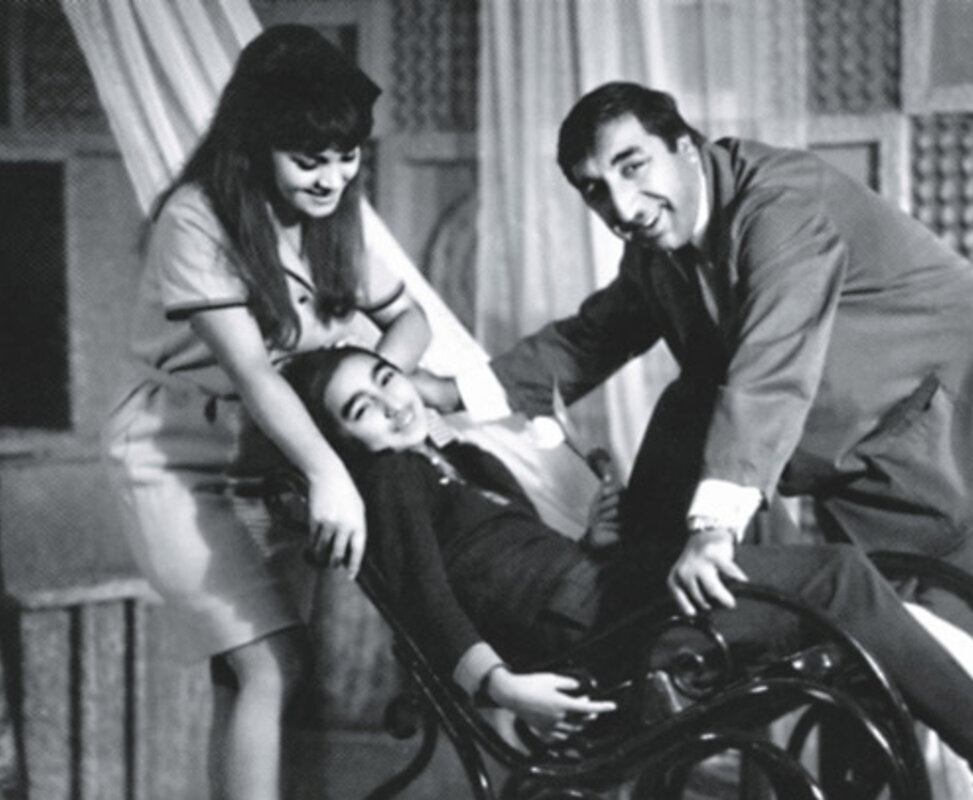 Фрунзик Мкртчян с женой и сыном!