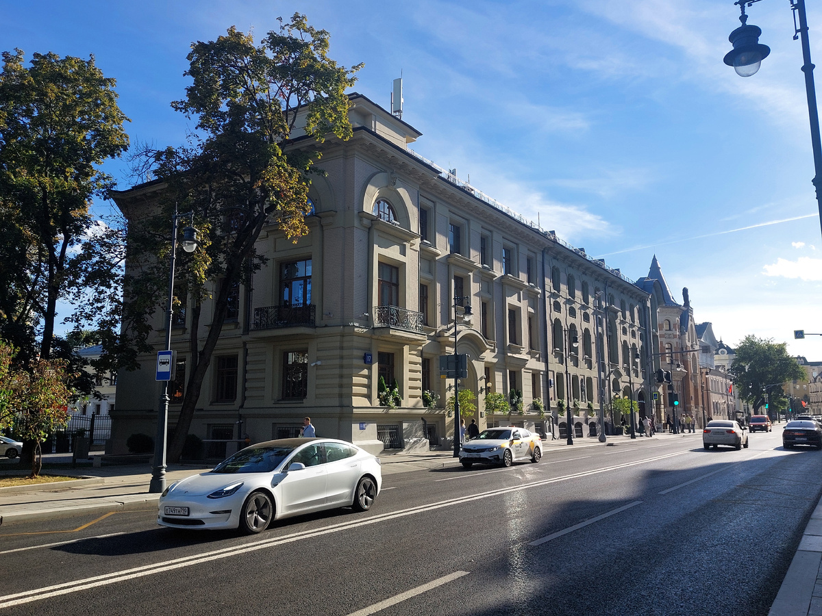 Ух, какая красота! И это я не про Теслу разумеется)