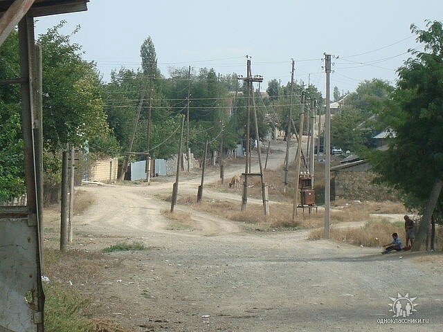 Говорят, скоро будет беспроводная передача электроэнергии. Согласитесь, скучно будет выглядеть деревня без столбов.