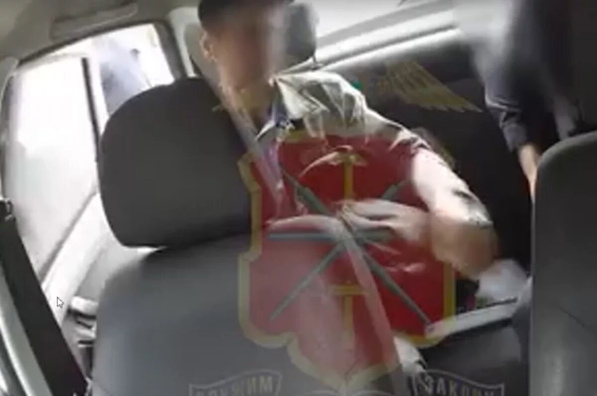    Человека из СНГ подозревают в попытке дать взятку тульскому полицейскому