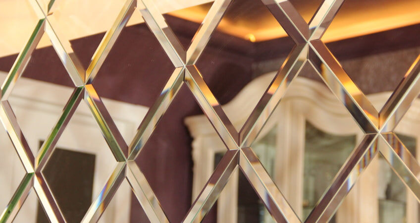 Зеркало с фацетом