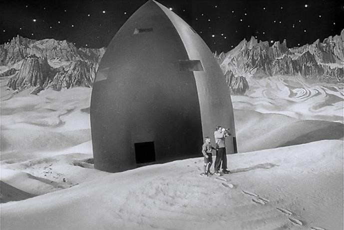 «Женщина на Луне»: лунный пейзаж