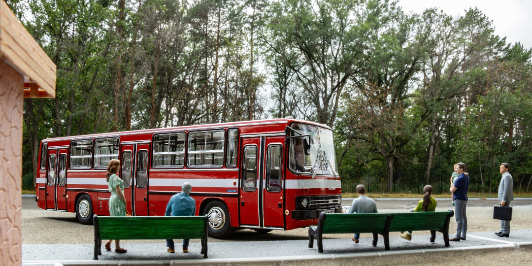 Икарус 263.00 (в красной ливрее) от Demprice . Масштаб 1:43.