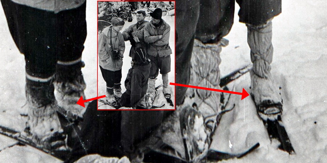 На примере известного кадра : походная обувь дятловцев- обмотанные тряпками-бахилами, чтоб снег не набивался, лыжные ботинки. Просто так в валенках на маршруте никто из них не разгуливал