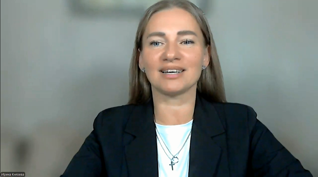 На фото автор Дзен-канала, Ирина Князева, карьерный консультант №1 по мнению ведущего отраслевого сервиса HRTIME