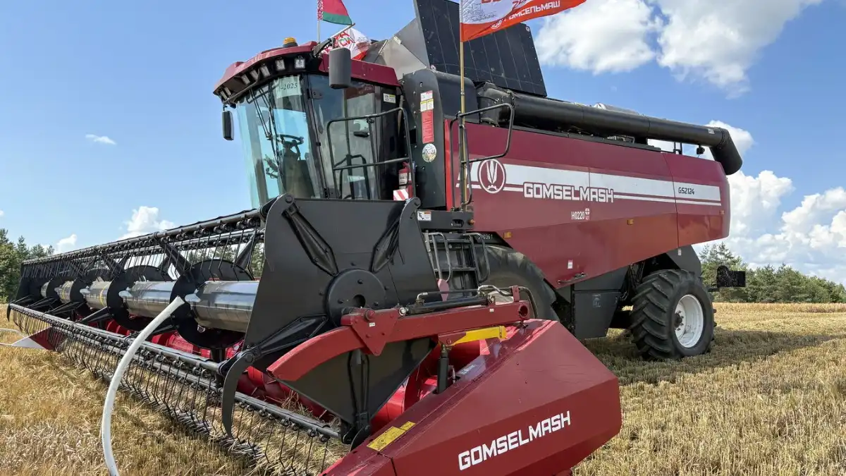 Фото: gomselmash.by / ГомсельмашЕщё один национальный рекорд в Беларуси: 515,8 тонн зерна за смену намолотил комбайн GS2124