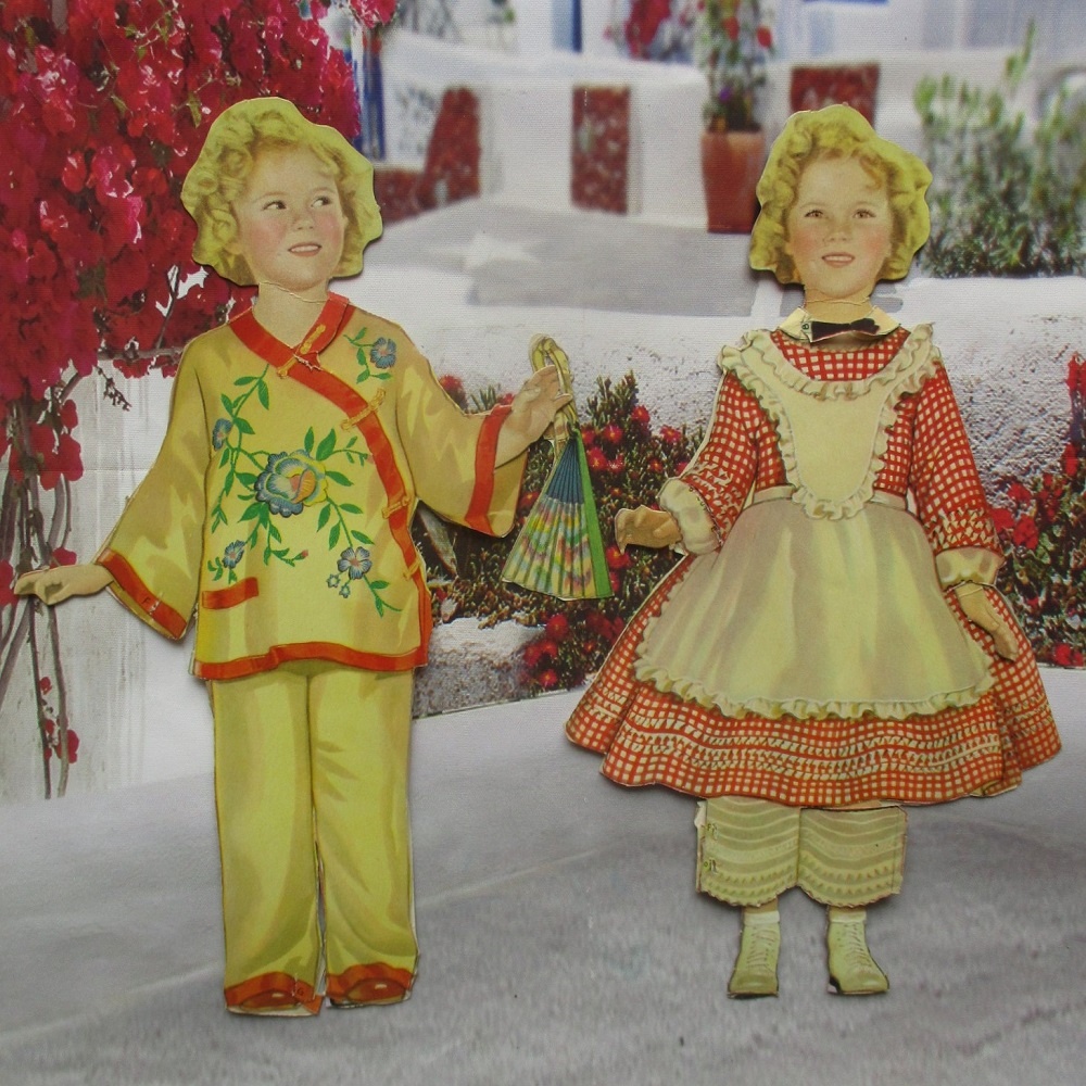 Две куклы набора.