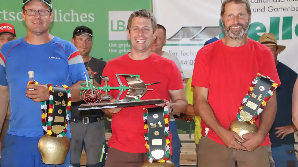 Фото: agrartechnik.chПобедитель и призеры чемпионата Швейцарии по пахоте 2025