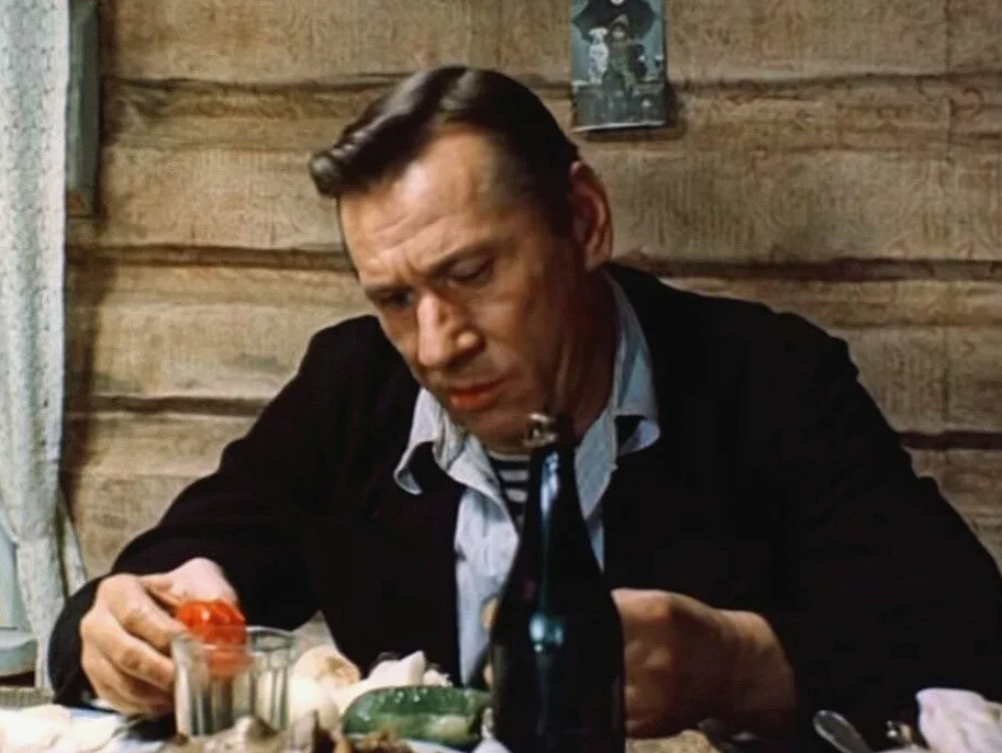 "Толково придумано!"... Кадр из культового фильма "Место встречи изменить нельзя"