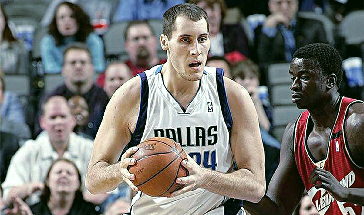 Павел родился в поселке Гвардейский под Новосибирском 