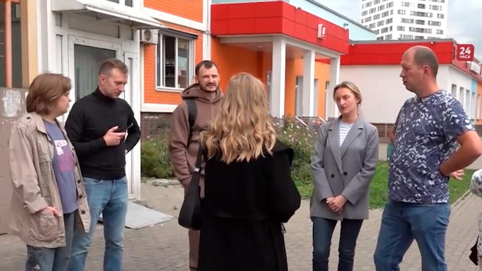     Толпа подростков-хулиганов держит в страхе жителей Мытищ Кадр из программы "112 экстренный вызов", РЕН ТВ