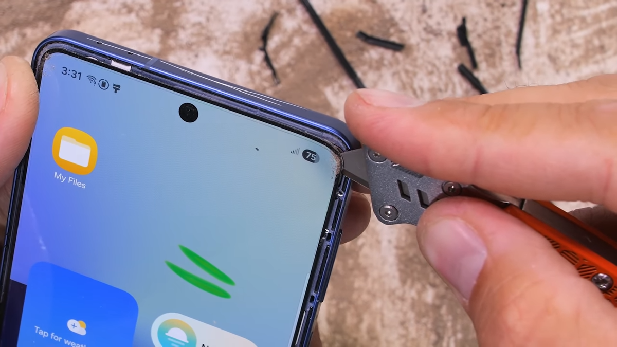    Блогер изучил «внутренний мир» Samsung Galaxy Z Flip7 [ВИДЕО]