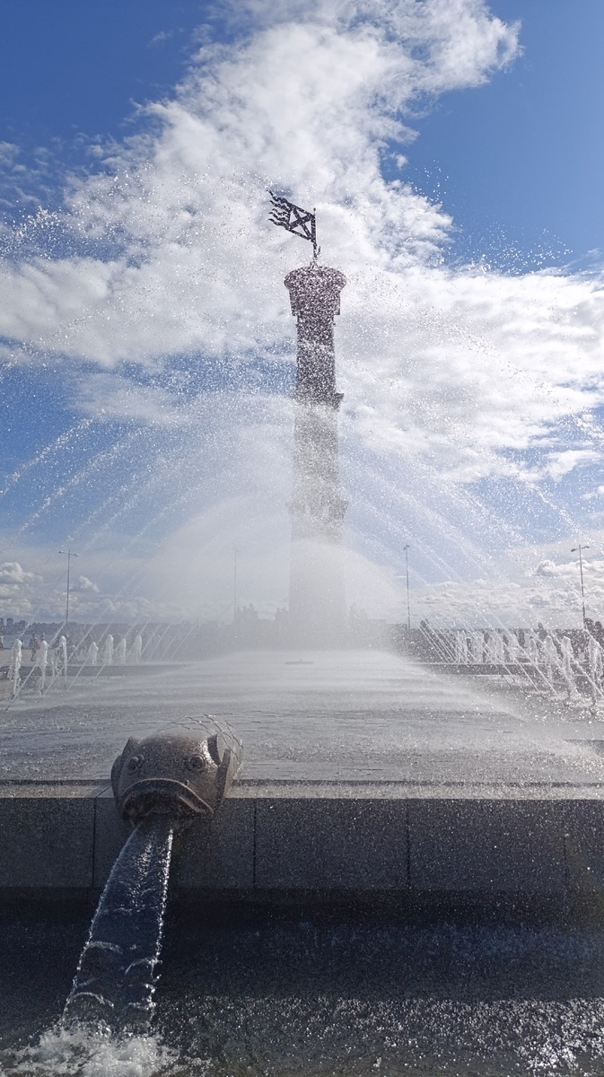 Фонтан в парке 300 летия Петербурга.