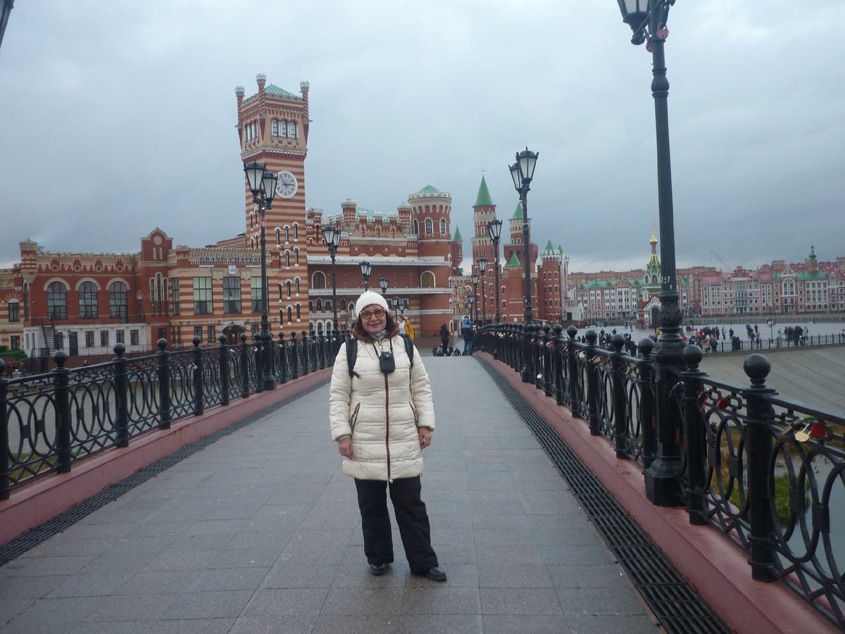 А вы бы что подумали, увидев впервые такую картинку на заднем плане?