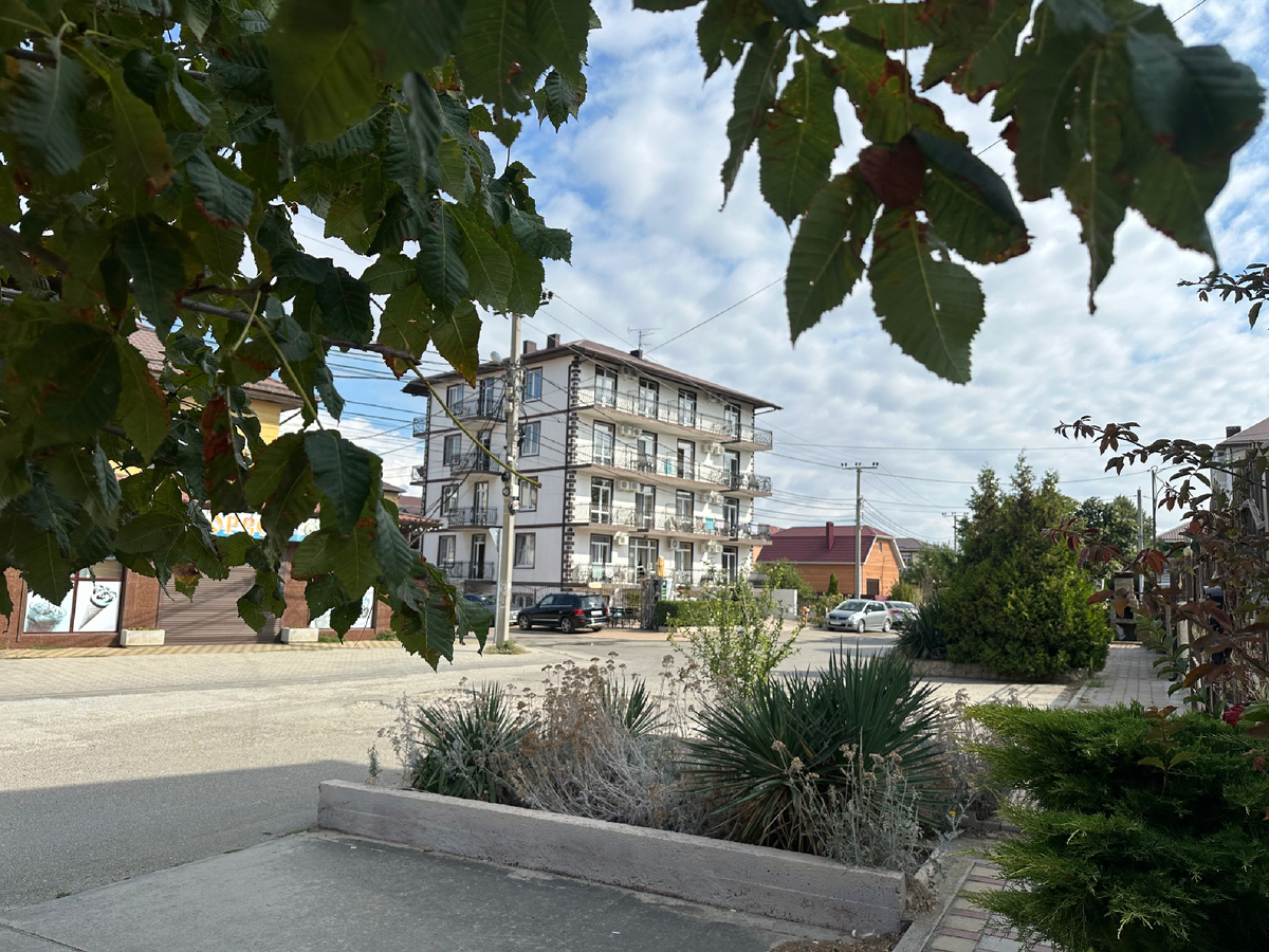 Витязево. Пустынные улицы.